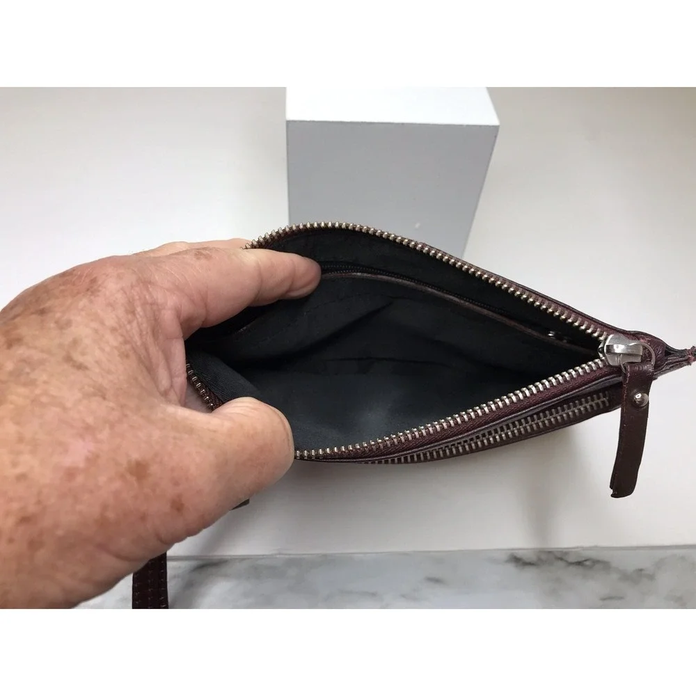 Serra Leather Wristlet Burgundy Wine Removable Strap Zipper‎ Pockets 8.5